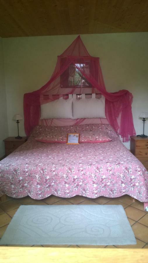 Les Griottes Bed and Breakfast Charols Esterno foto
